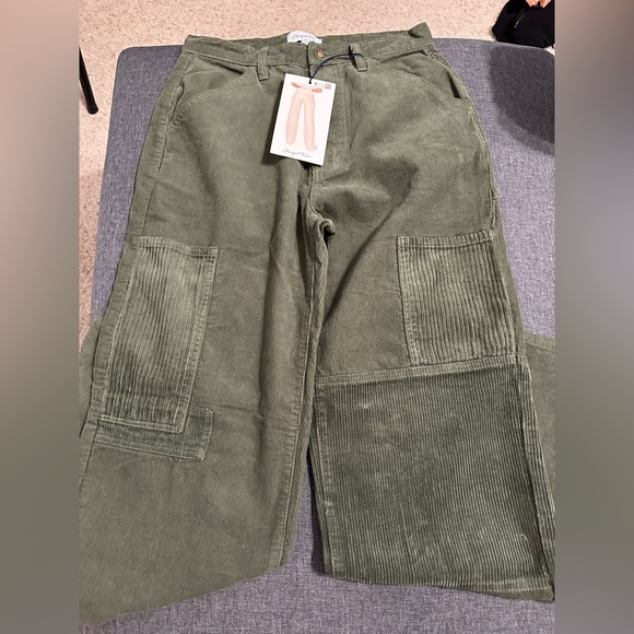 Green corduroy textured pants - Picture 4 of 11